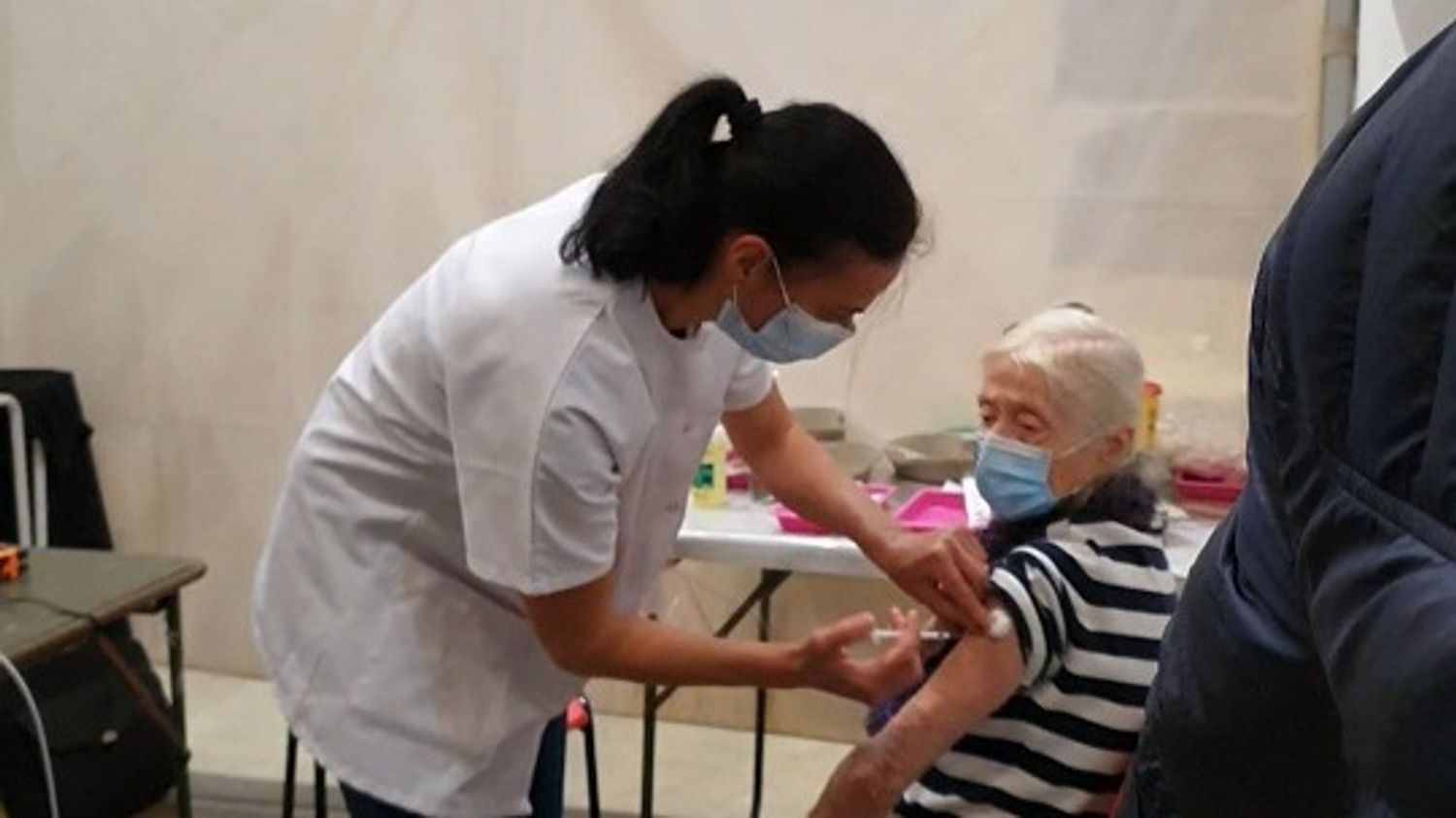Pass sanitaire : de nouvelles manifestations ce week-end, le projet de loi adopté